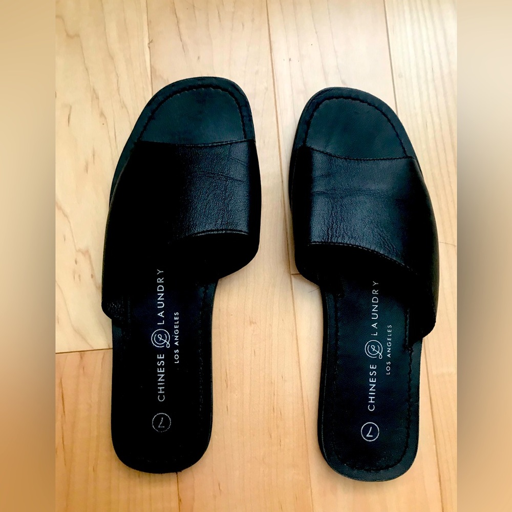 Chinese Laundry leather slides